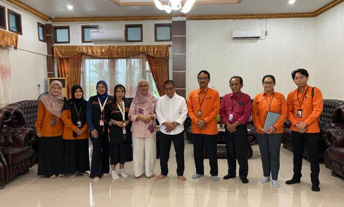 DPRD Kota Palangka Raya Ketua DPRD Kota Palangka Raya Subandi menerima petugas Badan Pusat Statistik (BPS) yang melakukan pendataan Sensus Ekonomi 2026 di Rumah Jabatan Ketua DPRD Kota Palangka Raya, Selasa (16/6).