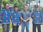 Anggota Komisi II DPRD Kota Palangka Raya Khemal Nasery saat meninjau jaringan kabel komunikasi di Jalan G Obos, Rabu (17/6).