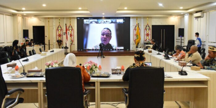 Sekda Kapuas Usis I Sangkai saat membuka secara virtual Sosialisasi Penerapan Manajemen Talenta Pemerintah Kabupaten Kapuas Tahun 2026, Jumat (26/6/2026).