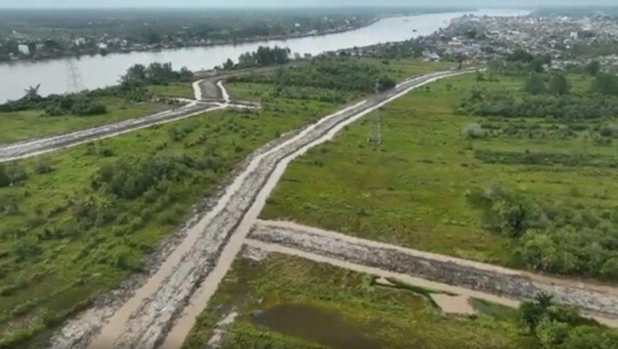 Kapuas Pemerintah Kabupaten Kapuas pada tahun anggaran 2025 telah membangun badan jalan baru di Kelurahan Selat Hulu.