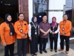 Bupati Kotawaringin Timur (Kotim), H Halikinnor, menerima kunjungan tim petugas BPS Kotim untuk didata sebagai responden Sensus Ekonomi 2026, di Rumah Jabatan Bupati, Selasa (23/6).
