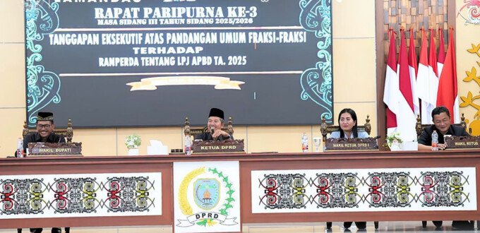 Wakil Bupati (Wabup) Lamandau, Abdul Hamid, menghadiri Rapat Paripurna penyampaian tanggapan eksekutif di Gedung DPRD Kabupaten Lamandau, Selasa (23/6) siang.