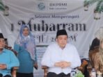 Lamandau Bupati Lamandau, Rizky Aditya Putra (tengah) mengikuti Pawai Gema Hijriah dalam rangka peringatan 1 Muharam 1448 H di Lapangan Kartawana, Kota Nanga Bulik, Selasa (16/6).