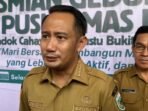 Wali Kota Palangka Raya Fairid Naparin menyampaikan kesiapan pemerintah kota menindaklanjuti laporan terkait kelangkaan dan mahalnya harga gas elpiji 3 kilogram di Kota Palangka Raya, Selasa (23/6).