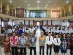 Wali Kota Palangka Raya, Fairid Naparin saat membuka Orientasi Pengenalan Nilai dan Etika Instansi Pemerintah bagi PPPK Guru Angkatan XI, XII, XIII, dan XIV di BPMP Kalteng, Kamis (25/6).