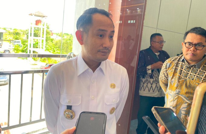 Wali Kota Palangka Raya, Fairid Naparin saat menghadiri salah satu acara, belum lama ini.