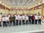 Wali Kota Palangka Raya, Fairid Naparin mengikuti Bimbingan Teknis Kota Antikorupsi oleh KPK RI wilayah Kalimantan Tengah di aula Hapakat Jaya Disdik Kota Palangka Raya, Rabu (3/6).