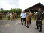 Wali Kota Palangka Raya, Fairid Naparin mengunjungi RPH Kelurahan Kalampangan, belum lama ini.