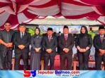 Wakil Ketua I DPRD Kapuas Yohanes dan Wakil Ketua II DPRD Kapuas Berinto bersama anggota DPRD Kapuas hadiri upacara HUT Bhayangkara Ke-80 di halaman Kantor Bupati Kapuas, Rabu (1/7/2026).