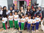 Bunda PAUD Barito Utara Hj Maya Savitri Shalahuddin ditemani Ketua GOW Barito Utara Mira Apriyantinada Felix Sonadie Y Tingan bersama jajaran pada Pelaksanaan Senam Bersama Untuk Menyemarakkan Hari Anak Nasional 2026 di Halaman Rumah Jabatan Bupati Barito Utara, Selasa (21/7).