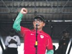 Bupati Barito Utara H Shalahuddin ST MT saat membuka Turnamen Futsal Bupati Cup 2026 sebagai bagian dari pera yaan HUT ke-76 Barito Utara dan HUT RI ke-81 di Arena Terbuka Tiara Batara, Sabtu (25/7).