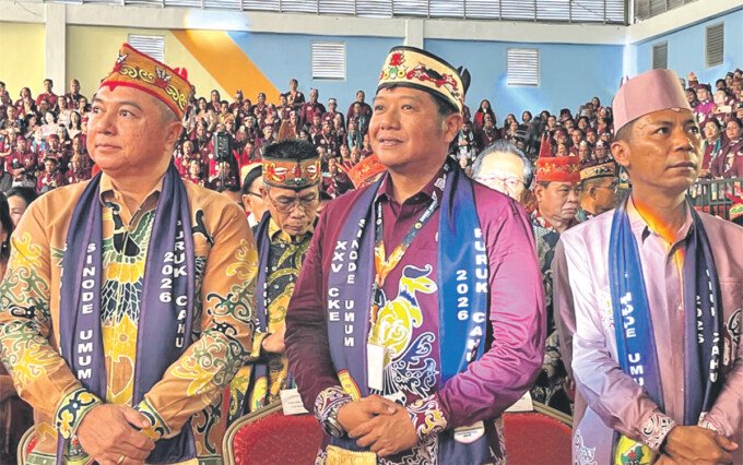 Wakil Bupati Barito Utara Felix Sonadie Y Tingan A Md saat menghadiri pembukaan Sinode Umum ke- 25 GKE Tahun 2026 di GOR TMTL, Puruk Cahu, Murung Raya, Selasa (7/7).