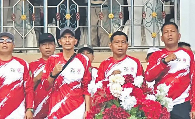 Ketua Komisi III DPRD Barito Utara dari Partai Gerindra, H Tajeri saat menghadiri kegiatan senam massal bersama di Arena Terbuka Tiara Batara, Muara Teweh, Sabtu (25/7).