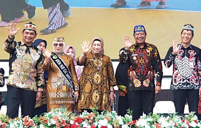 DPRD Kabupaten Barito Utara Ketua DPRD Barito Utara Hj Mery Rukaini menghadiri peringatan HAN ke 42 sekaligus Deklarasi Gerakan Nasional Ruang Aman dan Nyaman Anak (GERNAS RANA) Kabupaten Barito Utara Tahun 2026 di Arena Tiara Batara, Muara Teweh, Kamis (23/7).