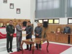 DPRD Kabupaten Gunung Ketua DPRD Gunung Mas, Binartha, bersama Bupati Gunung Mas menandatangani persetujuan bersama dua raperda strategis usai Rapat Paripurna DPRD di Kuala Kurun, Senin (6/7/2026).