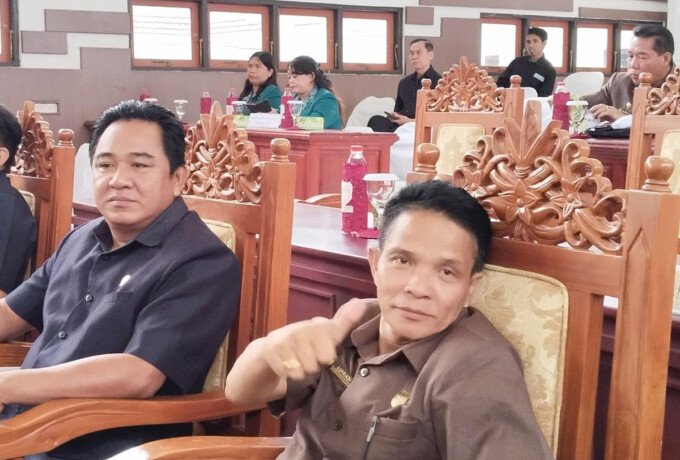 Wakil Ketua DPRD Kabupaten Gunung Mas, Esriadi, mengimbau masyarakat meningkatkan kewaspadaan menghadapi cuaca ekstrem dan tidak membuka lahan dengan cara membakar.