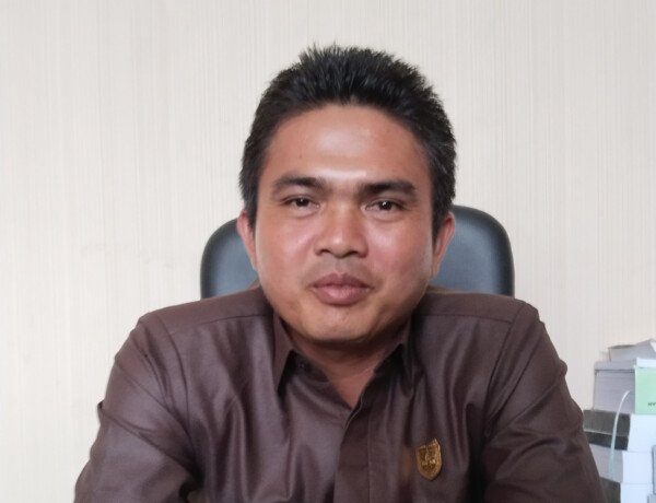 DPRD Kabupaten Gunung Mas Ketua DPRD Kabupaten Gunung Mas, Binartha.