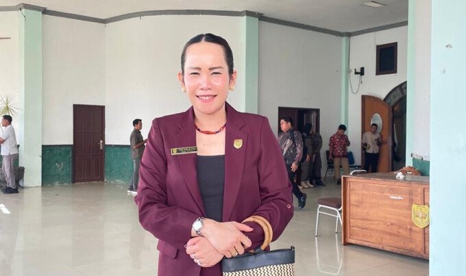 Wakil Ketua DPRD Gunung Mas, Nomi Aprilia.