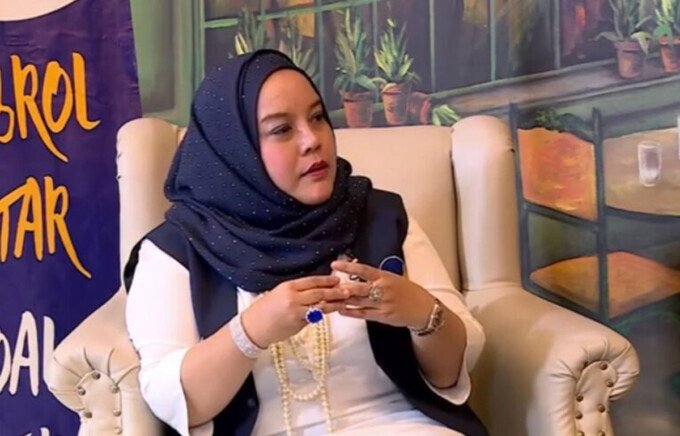 DPRD Kalimantan Tengah Anggota Komisi III DPRD Kalimantan Tengah, Faridawaty Darland Atjeh