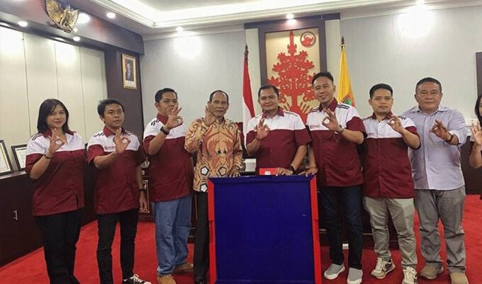 DPRD Kalimantan Tengah2 Ketua DPRD Provinsi Kalimantan Tengah, Arton S Dohong dukung pengembangan industri domino di Kalteng.