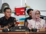 DPRD Kalteng Sekretaris Komisi II DPRD Kalteng, Hero Harapanno Mandouw (kanan) bersama Ketua Komisi II, Siti Nafsiah saat rapat dengan Pemerintah Provinsi Kalteng, belum lama ini.
