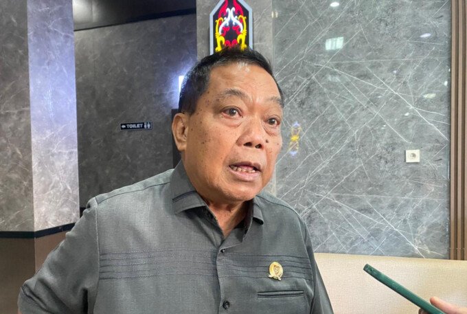 DPRD Kalteng Ketua Komisi IV DPRD Kalteng, Lohing Simon