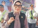 (DPRD) Kanupaten Barito Utara Ketua Komisi I DPRD Barito Utara Hj Nety Herawati saat menghadiri pelaksanaan Groundbreaking Ceremony sekaligus penyerahan sertifi kat tanah relokasi bagi masyarakat terdampak di Kelurahan Lanjas, Muara Teweh, Rabu (1/7).