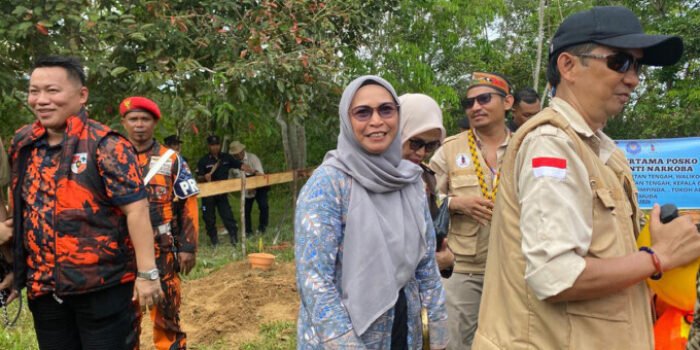 DPRD Kota Palangka Raya2 Ketua Komisi I DPRD Kota Palangka Raya, Mukarramah, mendorong evaluasi skema bagi hasil retribusi parkir untuk mengoptimalkan PAD.