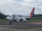 Pesawat NAM Air saat mendarat di Bandara H.Asan Sampit belum lama ini.