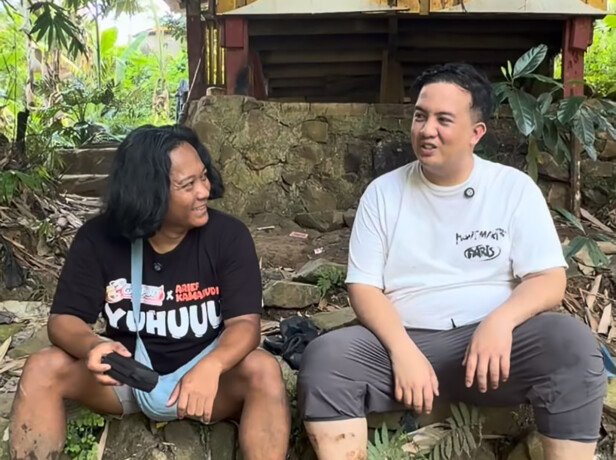 Bupati Lamandau, Rizky Aditya Putra (kanan), bersama para konten kreator berkolaborasi mempromosikan potensi pariwisata dan keunggulan daerah, belum lama ini.