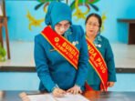 Lamandau Ketua TP PKK Kabupaten Lamandau, Norol Latifah Rizky Aditya Putra, melantik ketua TP PKK, ketua Tim Pembina Posyandu, dan Bunda PAUD Kecamatan Delang di Aula Kantor Kecamatan setempat, Senin (27/7).