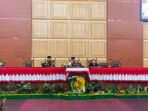 Wali Kota Palangka Raya, Fairid Naparin menyampaikan jawaban pemerintah kota terhadap pandangan umum fraksi-fraksi DPRD dalam Rapat Paripurna Ke-8 Masa Persidangan III Tahun Sidang 2025/2026 di ruang rapat Paripurna, Selasa (30/6).