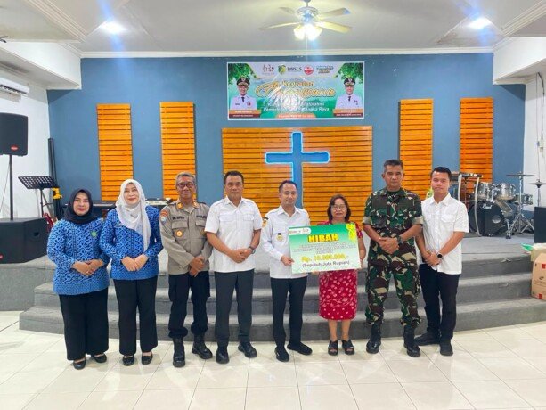 Wali Kota Palangka Raya, Fairid Naparin dan Wakil Wali Kota, Achmad Zaini bersama jajaran saat anjangsana ke Lembaga Kesejahteraan Sosial Anak di El Ministry, Rabu (8/7).