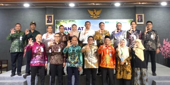 Foto bersama setelah kegiatan Sosialisasi MLT BPJS Ketenagakerjaan bersama BSI di Kampus III Universitas Muhammadiyah Palangka Raya, Kamis (23/7/2026).