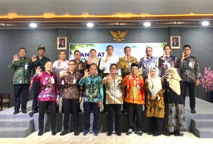 utama Foto bersama setelah kegiatan Sosialisasi MLT BPJS Ketenagakerjaan bersama BSI di Kampus III Universitas Muhammadiyah Palangka Raya, Kamis (23/7/2026).