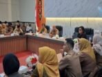 kotim1 Kepala Diskominfo Kotim Cok Orda Putra Legawa. Menyampaikan sambutan saat pelatihan peningkatan kapasitas admin media sosial perangkat daerah, Senin (20/7/2026).