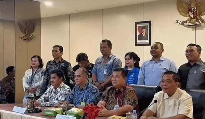 Ketua Komisi IV DPRD Kalteng, Lohing Simon bersama rombongan melakukan kunjungan kerja ke Kantor Gubernur Kepulauan Bangka Belitung, baru-baru ini. Ketua Komisi IV DPRD Kalteng, Lohing Simon bersama rombongan melakukan kunjungan kerja ke Kantor Gubernur Kepulauan Bangka Belitung, baru-baru ini.