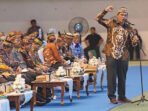Bupati Barito Utara H Shalahuddin ST MT saat mengikuti Rapat Koordinasi Pemdes se-Kalteng tahun 2026 yang dilaksanakan di GOR Indoor, Jalan Tjilik Riwut Km 5,5, Palangka Raya, Kamis (6/8). Dalam kapasitasnya, Bupati Shalahuddin memaparkan terkait kesiagaan dalam menghadapai karhutla serta 11 Program Unggulan dan 12 Program Prioritas Barito Utara.