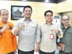 Kepala BPBD Barito Utara HM Ikhsan, Wakil Bupati Barito Utara Felix Sonadie Y Tingan A Md, Kepala Dinas Kesehatan Barito Utara Simamoraturahman, dan Kepala Dinas Perkebunan Barito Utara H Adi Hariyadi saat mengikuti Rapat Koordinasi BNPB bersama dengan Pemerintah Provinsi Kalimantan Tengah di Aula Jayang Tingang, Kantor Gubernur Kalteng, Kamis (30/7).