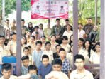 Bupati Barito Utara H Shalahuddin secara simbolis menyerahkan bantuan Tunai kepada perwakilan Pengurus Yayasan pada kegiatan Anjangsana dalam rangka HUT ke-81 Republik Indonesia, Minggu (16/8).