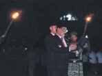Barito Utara2 Bupati Barito Utara H Shalahuddin ST MT pada saat pelaksanaan Apel Kehormatan di Taman Makam Pahlawan Dharma Persada, Sabtu malam (15/8).