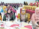 Wakil Ketua II DPRD Kabupaten Barito Utara, Hj Henny Rosgiaty Rusli saat menghadiri acara Resepsi Kenegaraan di Gedung Balai Antang, Muara Teweh, pada Senin malam (17/8).
