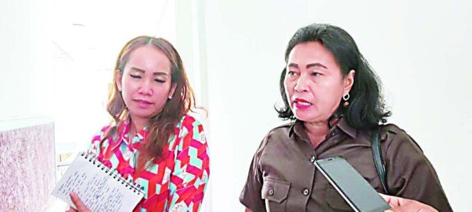 DPRD GUNUNG MAS Anggota DPRD Gunung Mas, Rayaniatie Djangkan.