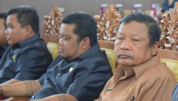 Anggota DPRD Gunung Mas, Singong. Anggota DPRD Gunung Mas, Singong.