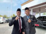 DPRD Gunung Mas Anggota DPRD Gunung Mas Hermanto bersama Direktur RSUD Kuala Kurun Heriyanto saat menghadiri rapat di gedung dewan, Jumat (14/8).