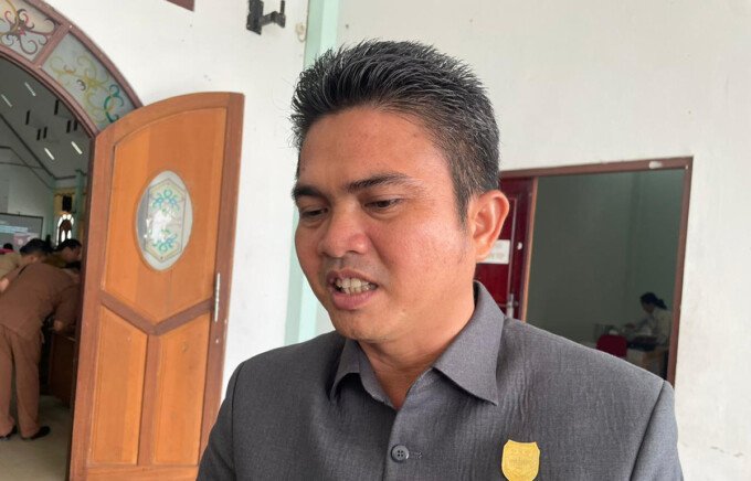 Ketua DPRD Gunung Mas, Binartha.