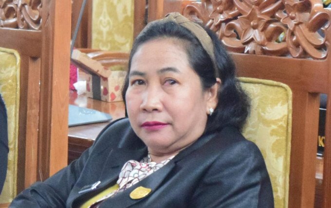 Anggota DPRD Gunung Mas, Rusmila