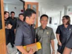 DPRD Gunung Mas3 Wakil Ketua DPRD Gunung Mas, Espriadi saat bertemu dengan koleganya di kantor dewan setempat.