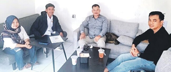 Anggota DPRD Kabupaten Barito Utara, Jiham Nur, menerima kunjungan audiensi Pengurus Karang Taruna Kecamatan Gunung Purei dan Panitia Pelaksana Bulan Bhakti Karang Taruna (BBKT) VII di Muara Teweh, Rabu (26/8) sore. Anggota DPRD Kabupaten Barito Utara, Jiham Nur, menerima kunjungan audiensi Pengurus Karang Taruna Kecamatan Gunung Purei dan Panitia Pelaksana Bulan Bhakti Karang Taruna (BBKT) VII di Muara Teweh, Rabu (26/8) sore.