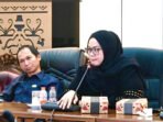 DPRD Kabupaten Barito Utara AKTIF: Anggota DPRD Kabupaten Barito Utara, Wardatun Nur Jamilah saat mengikuti rapat belum lama ini.